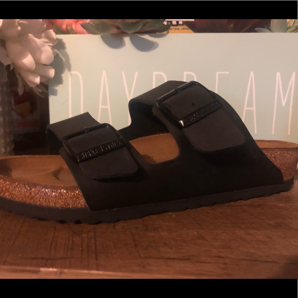 Arizona Birkenstock’s Women’s size 9